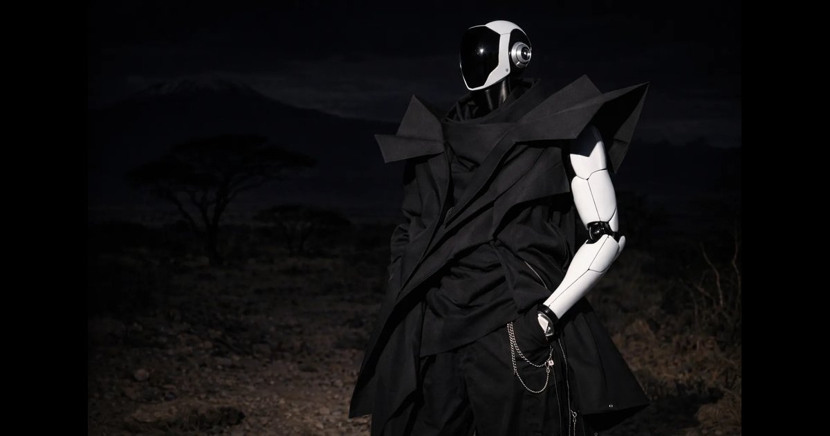 Robot Clothing & Couture for Humanoid Robots | MAISON ROBOTO Paris